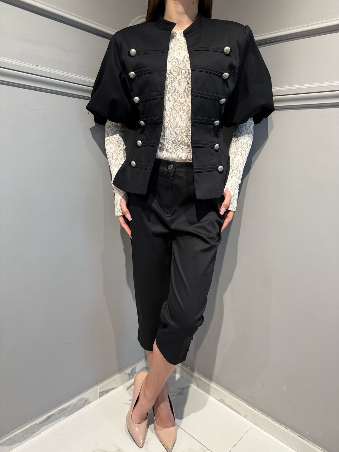 MOTEL - giacca maniche corte a palloncino 39066G nero