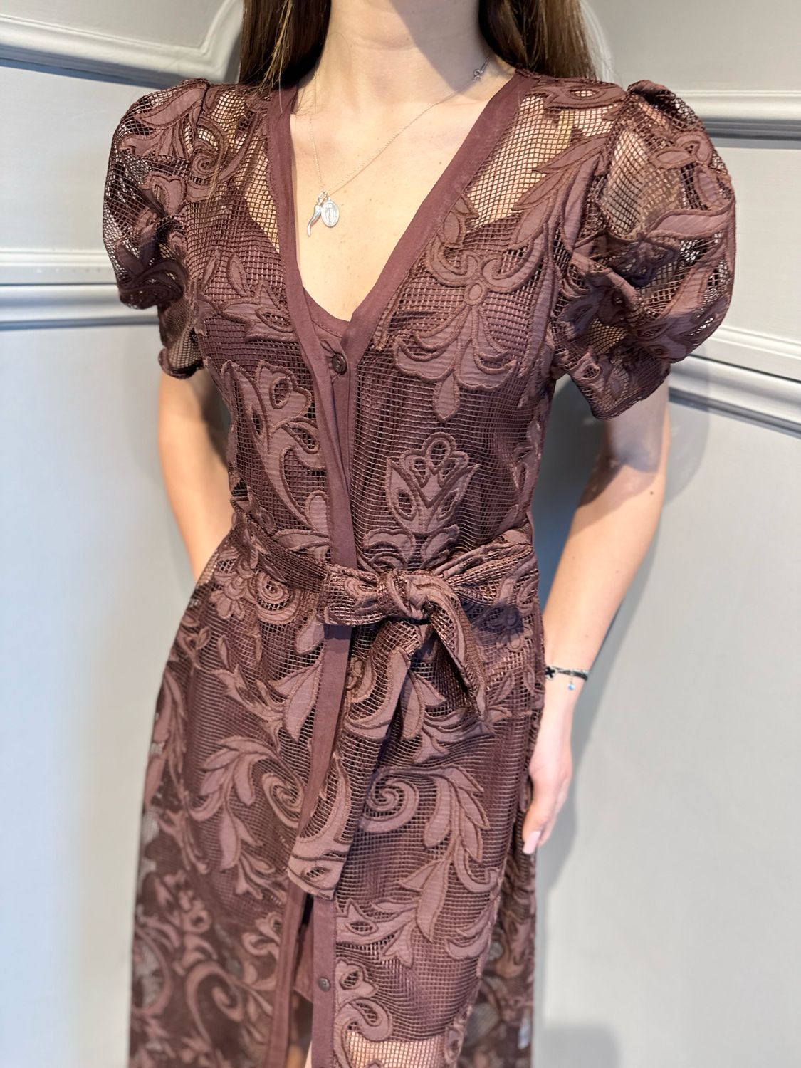 MOTEL - abito in pizzo con maniche a palloncino S26XB72 moro