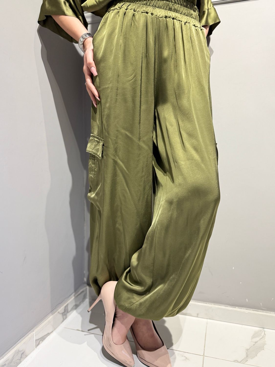 MOTEL - pantalone cargo in satin elastico sotto G275P22R verde militare