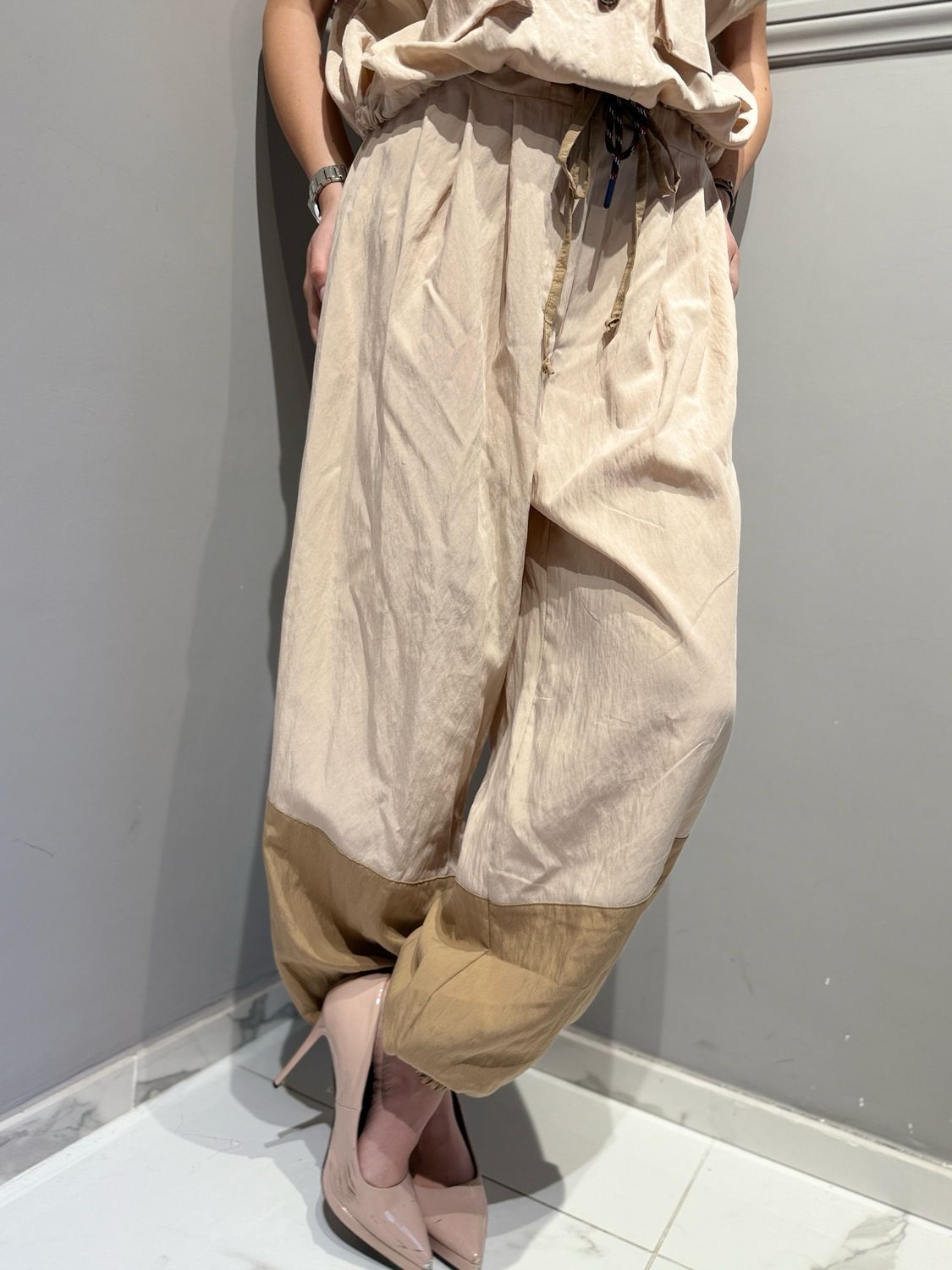 VICOLO - pantalone bicolore a palloncino TAB2075 cammello/beige