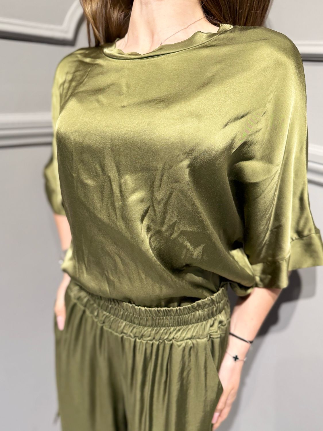 MOTEL - blusa over in satin D374B97Q/PE26PR verde militare