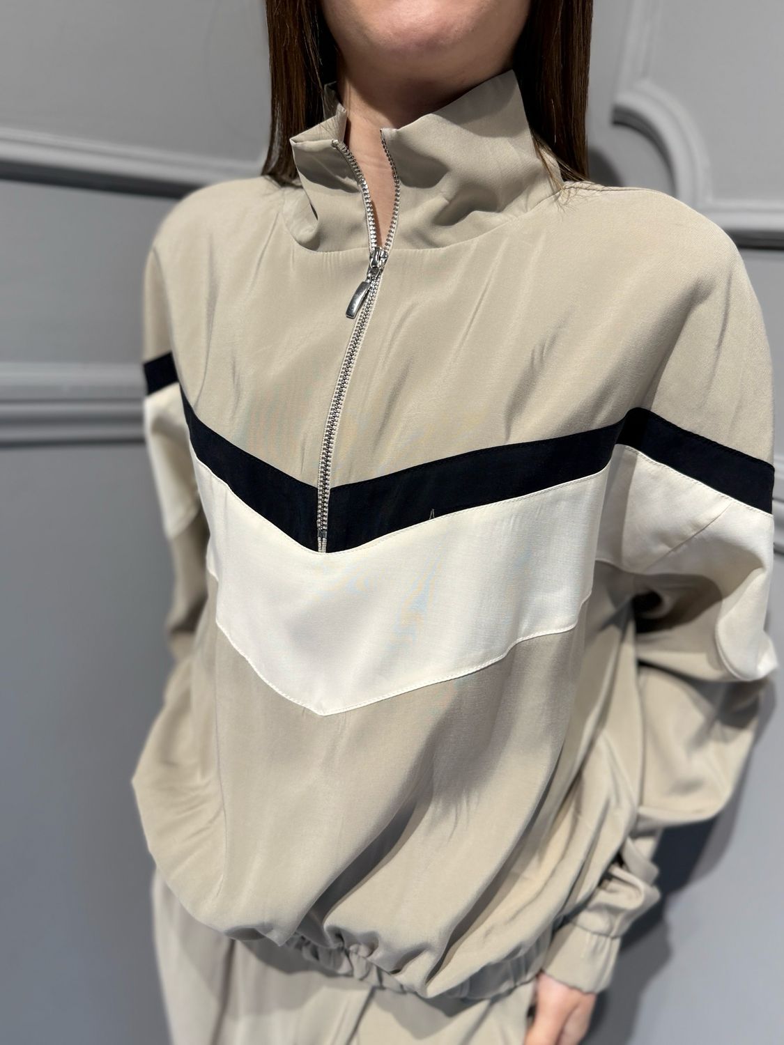 TENSIONE IN - maglia in cupro con zip 3 colori 26M4582 panna/deserto/nero