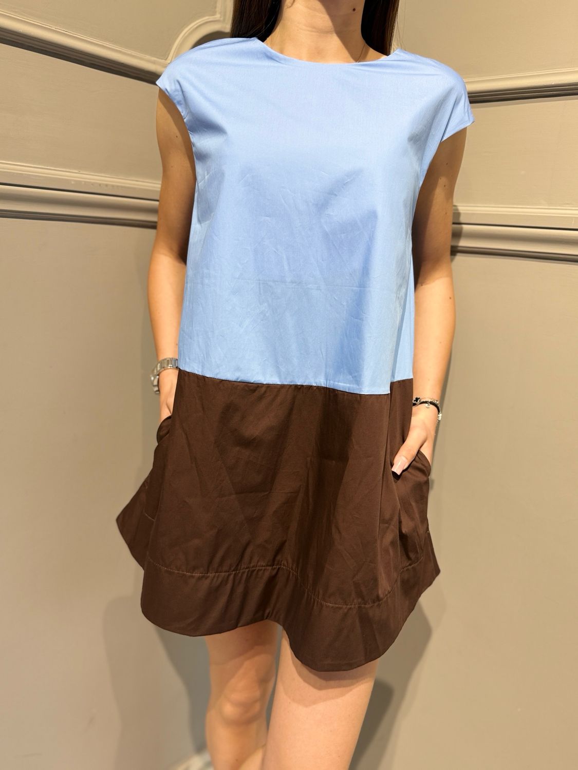 TENSIONE IN - abito in popeline di cotone bicolore S26AD15 moro/azzurro