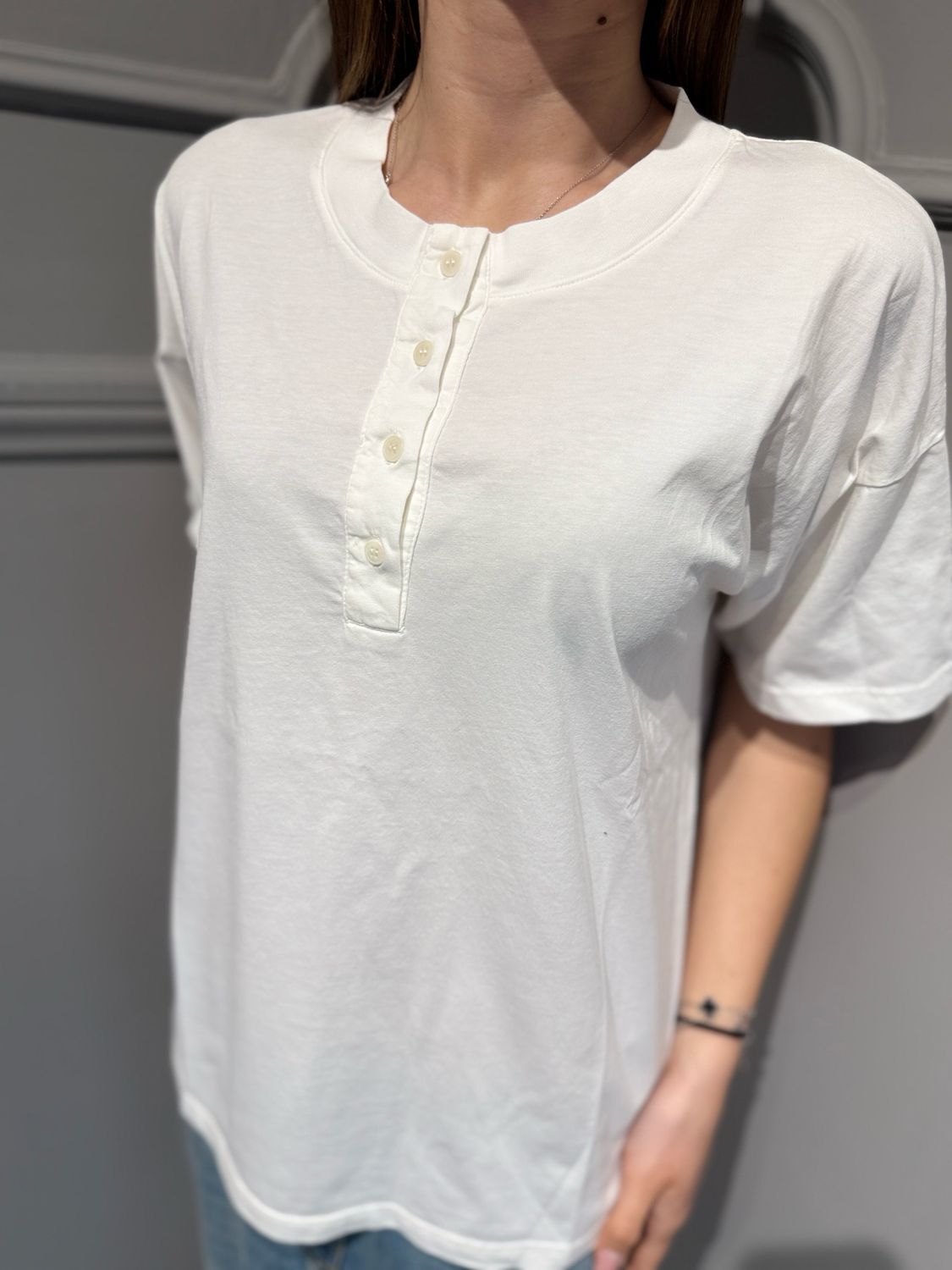 VICOLO - t-shirt over serafino UAB0250 bianco