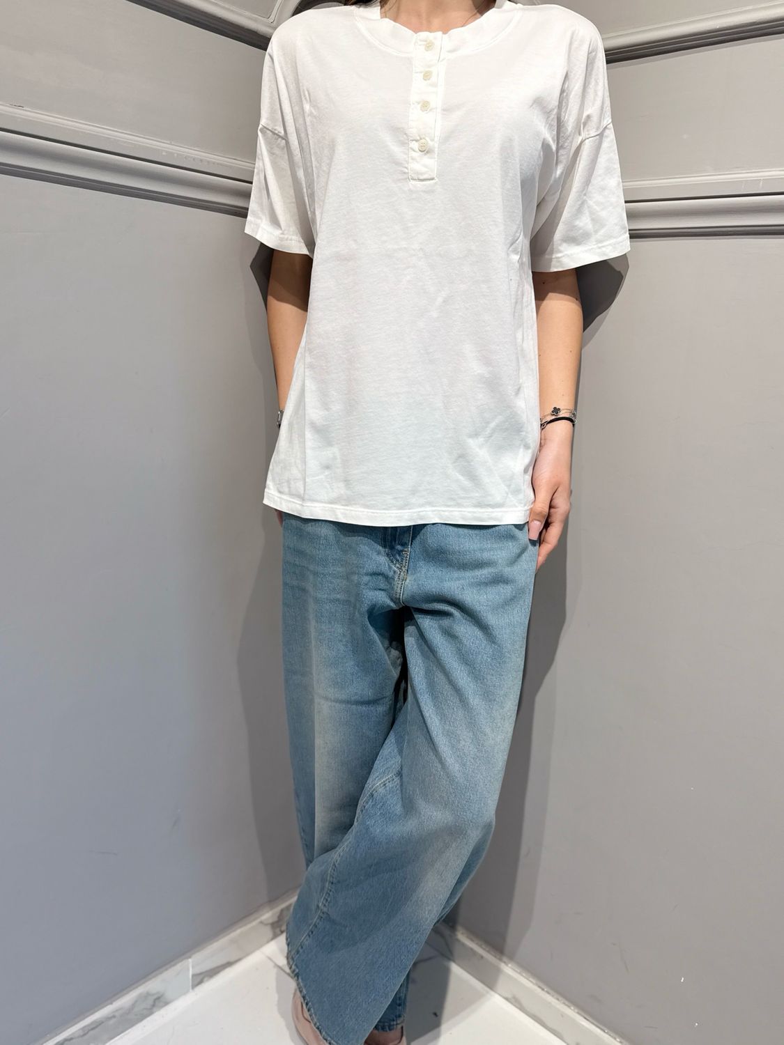 VICOLO - t-shirt over serafino UAB0250 bianco