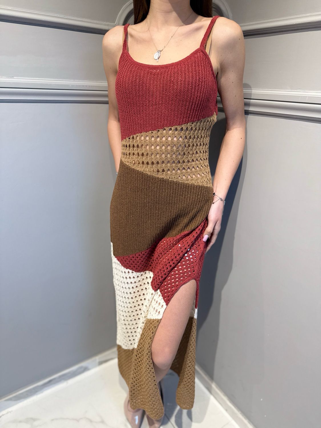 AKEP - abito lungo con strass rete e intarsio VSKD13069 Bordeaux