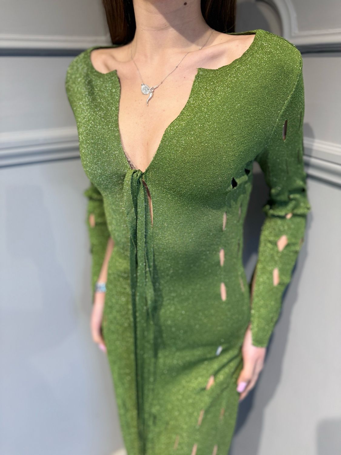 AKEP - abito lungo con maniche con cut design VSKD13306 verde