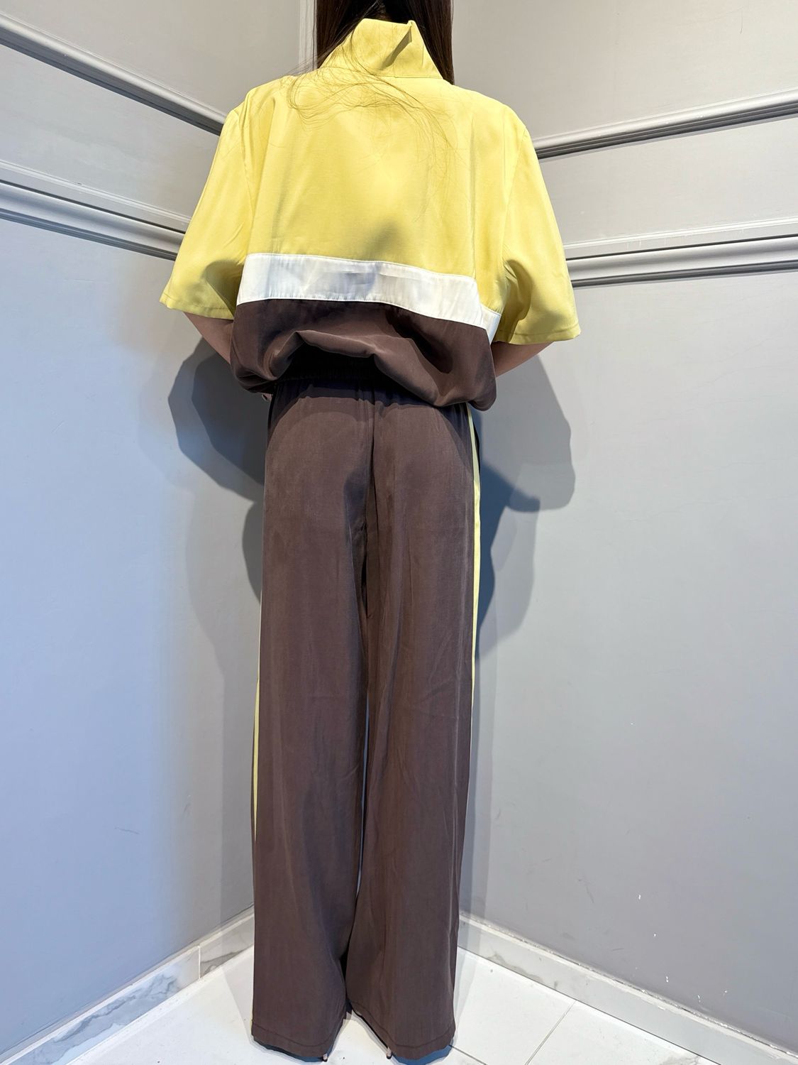 MOTEL - maglia con zip 26M4846 giallo/moro/gesso