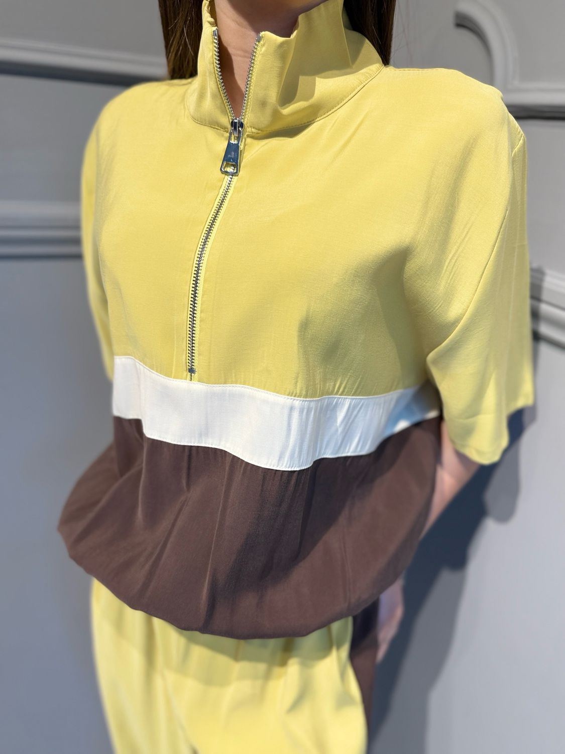 MOTEL - maglia con zip 26M4846 giallo/moro/gesso