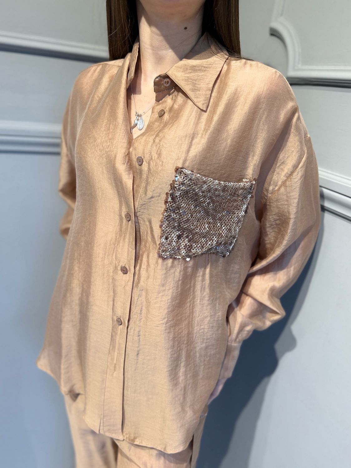 TENSIONE IN - camicia con tasca paillettes PE260201 cammello/ bronzo