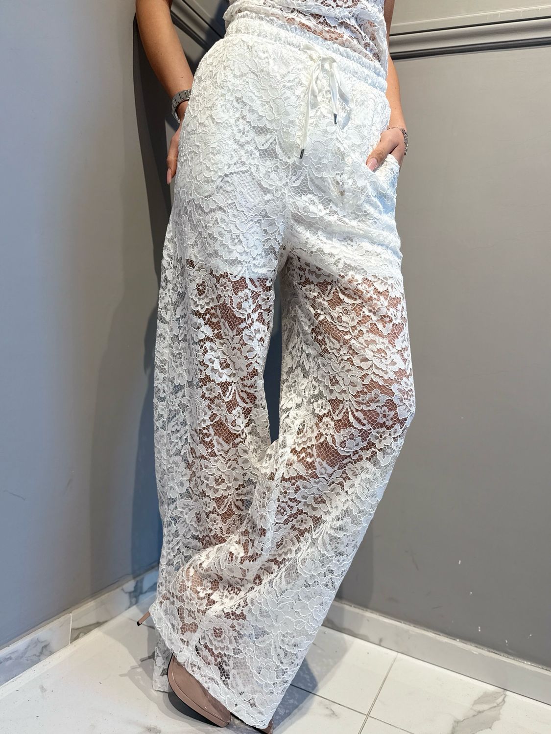 MOTEL - pantalone in pizzo a palazzo elastico in vita 26P4830 panna