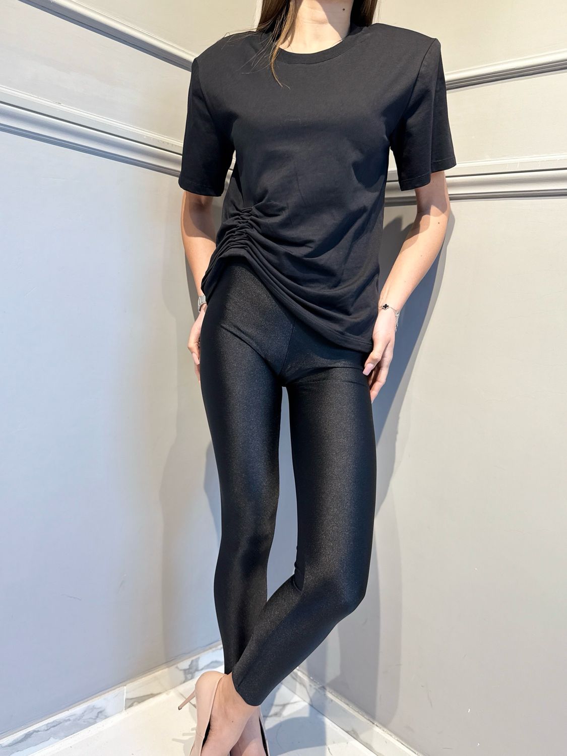 VICOLO - t-shirt con arricciatura e spalline UAB0329 nero