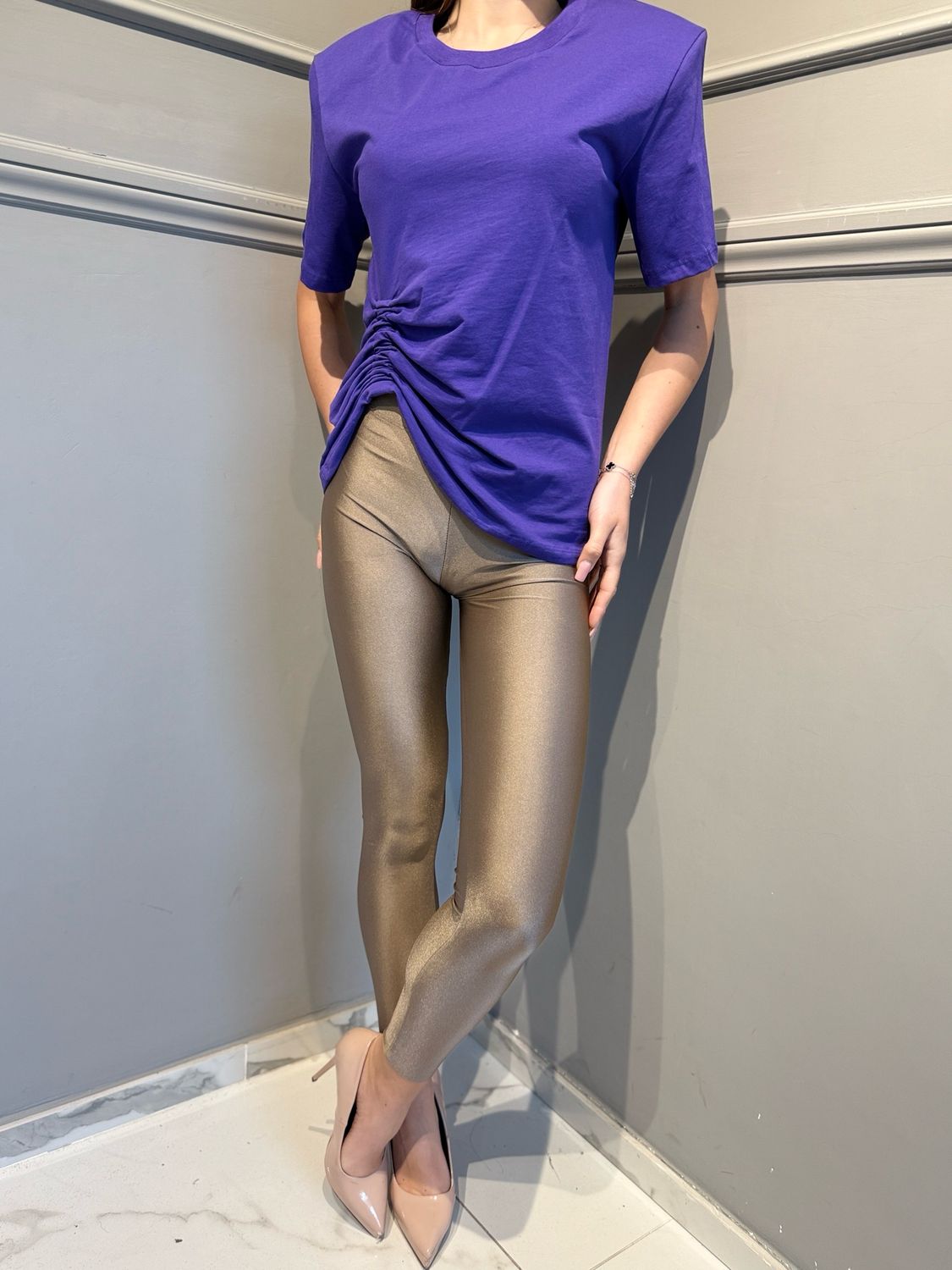 VICOLO - t-shirt con arricciatura e spalline UAB0329 viola