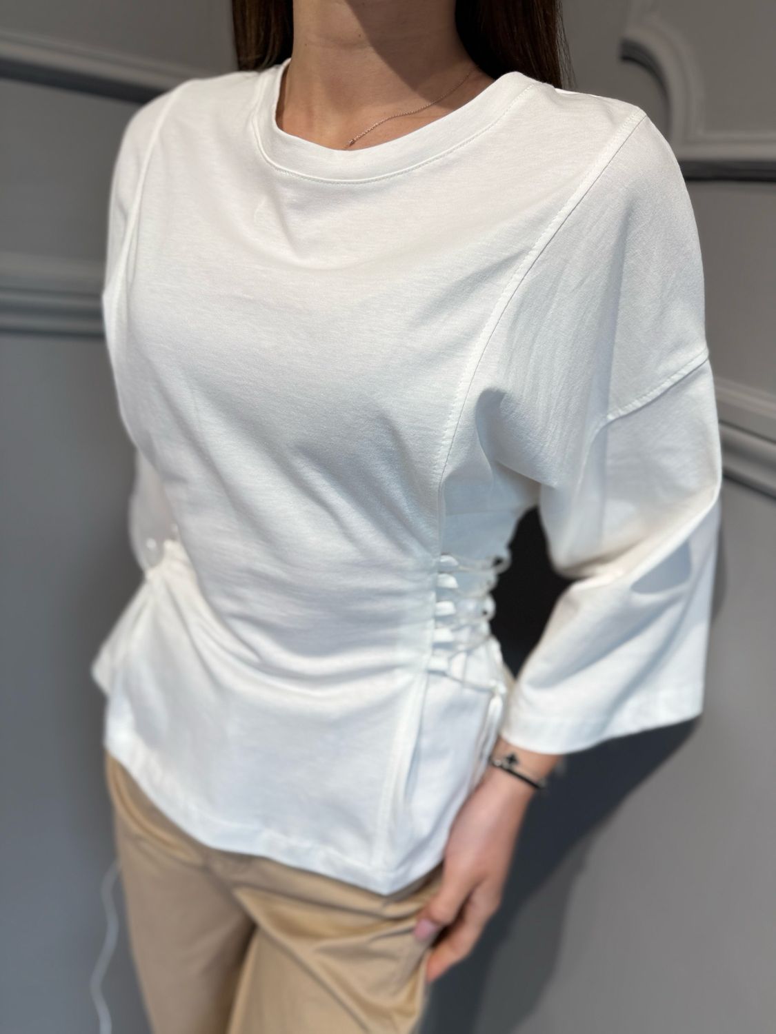 TENSIONE IN - t-shirt lacci fianchi PE260173 panna