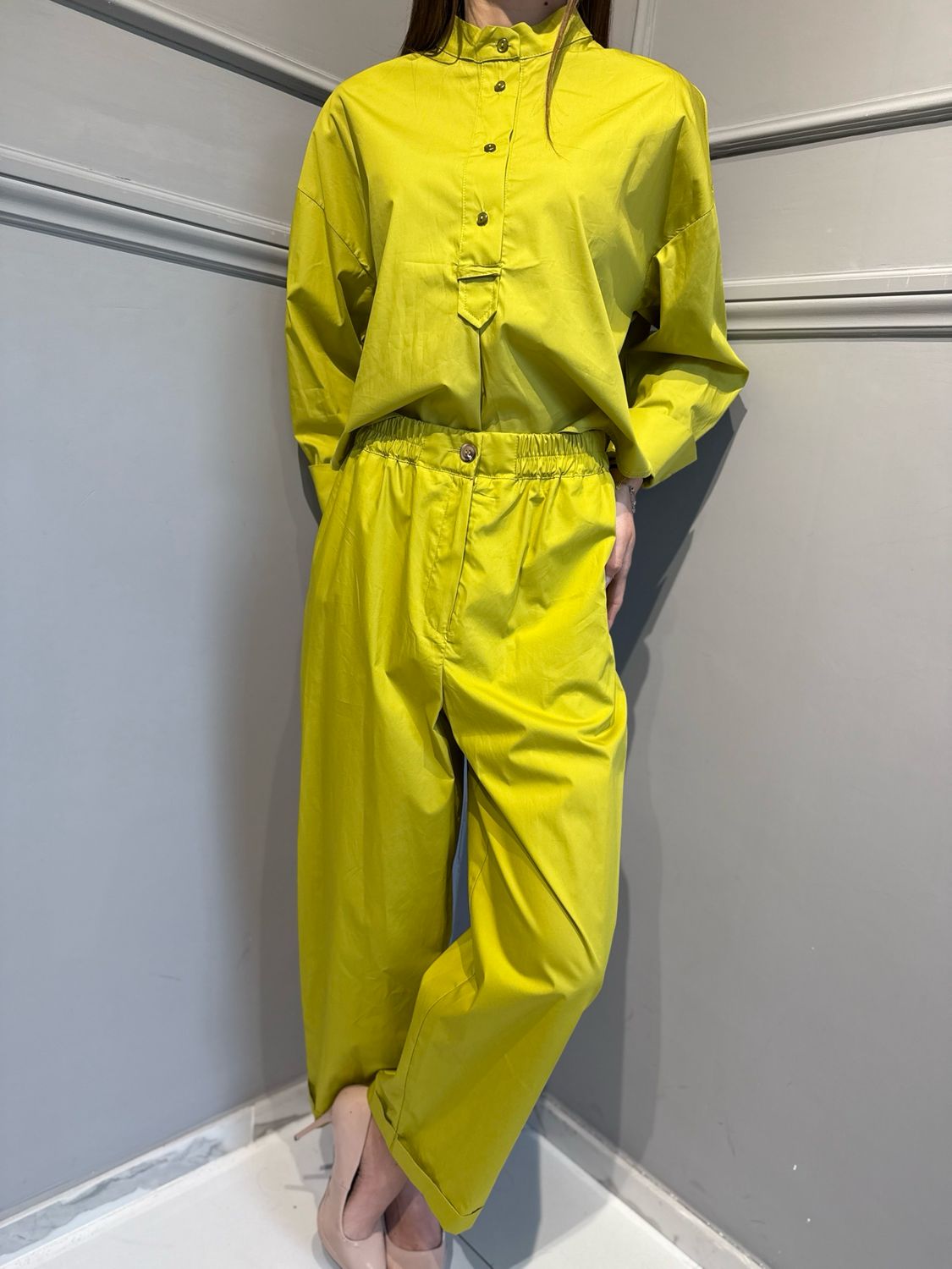 TENSIONE IN - pantalone in popeline di cotone 26P4936 lime