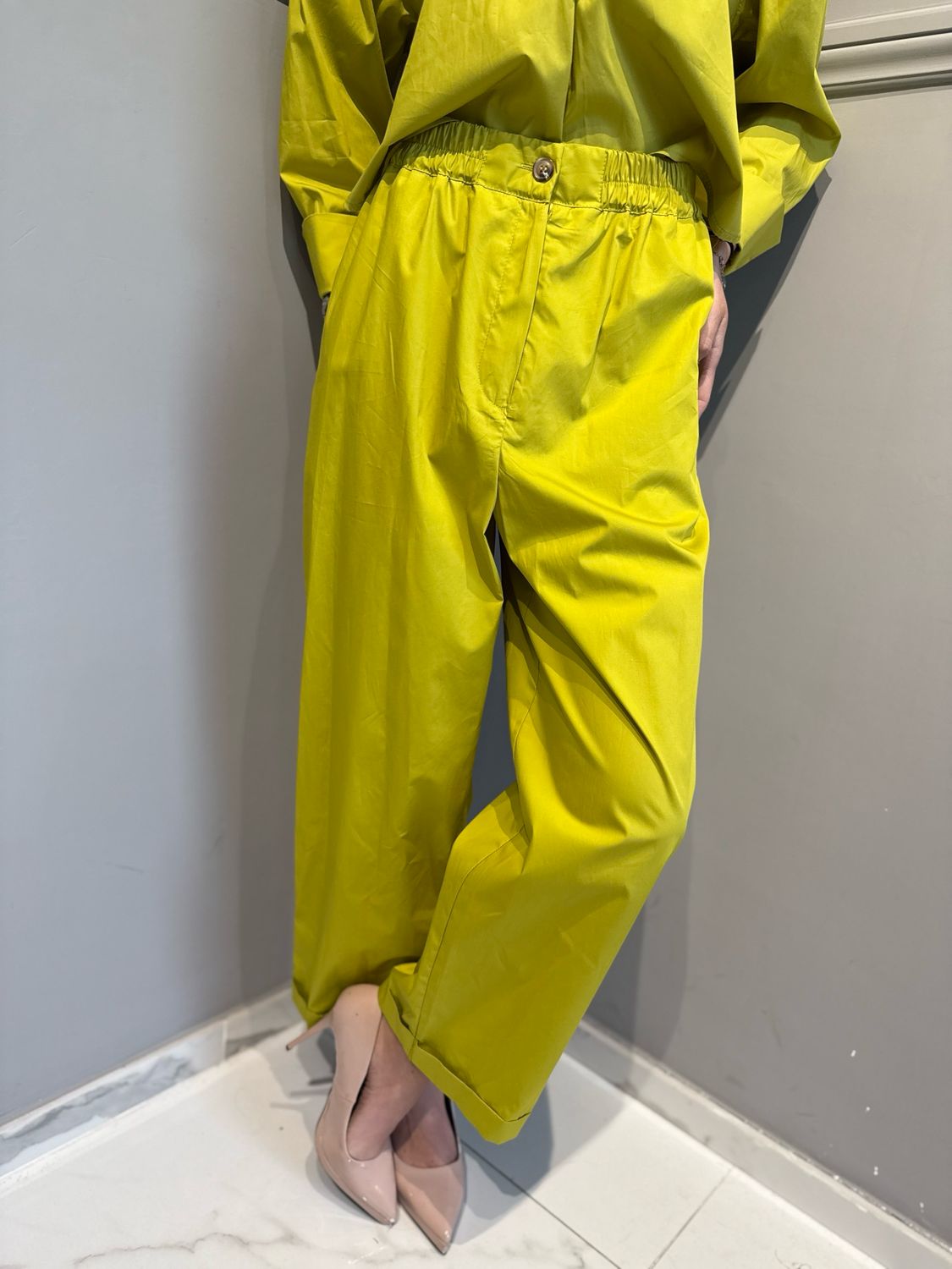 TENSIONE IN - pantalone in popeline di cotone 26P4936 lime