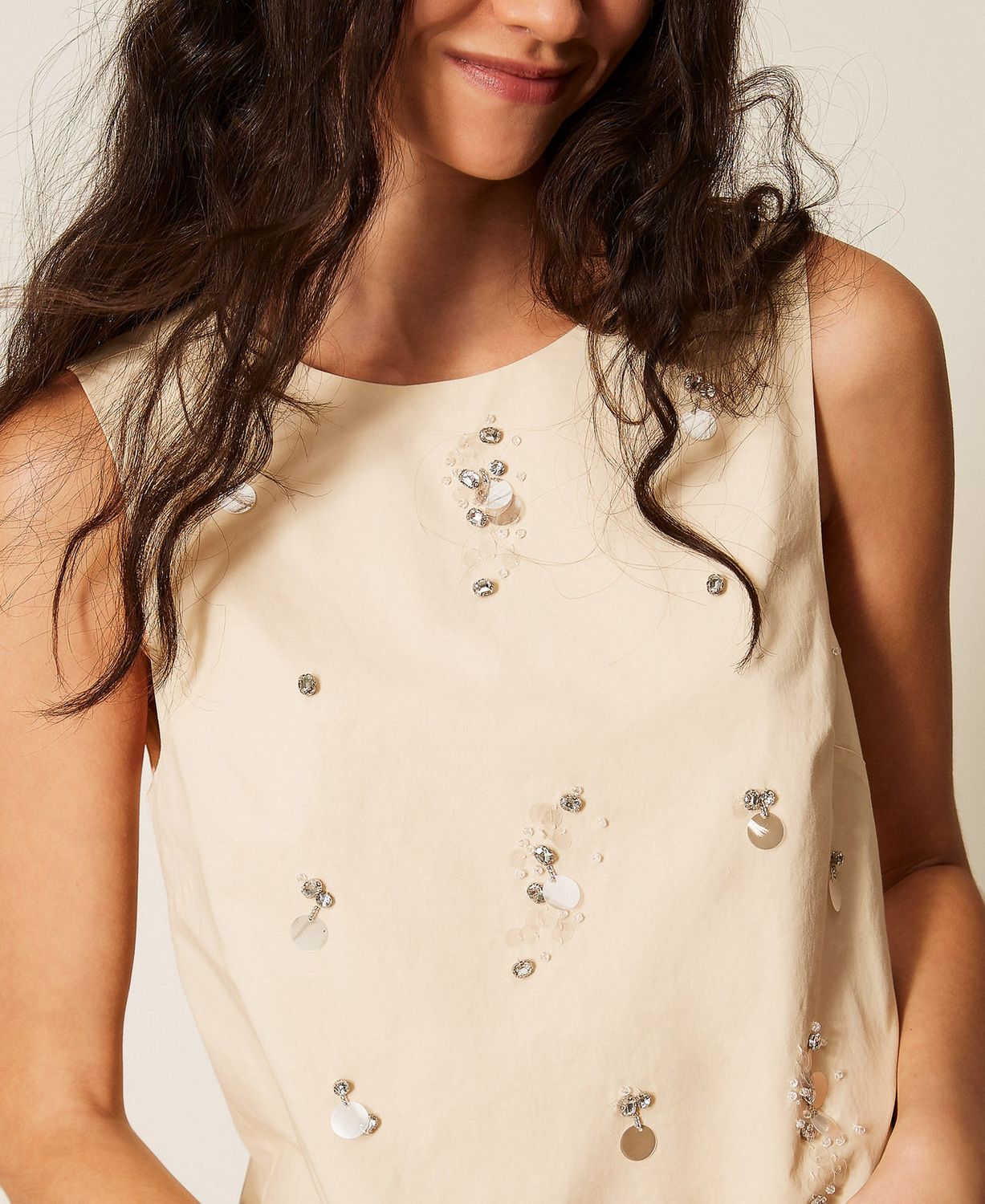 TWINSET ACTITUDE - Abito corto in popeline con ricamo beige