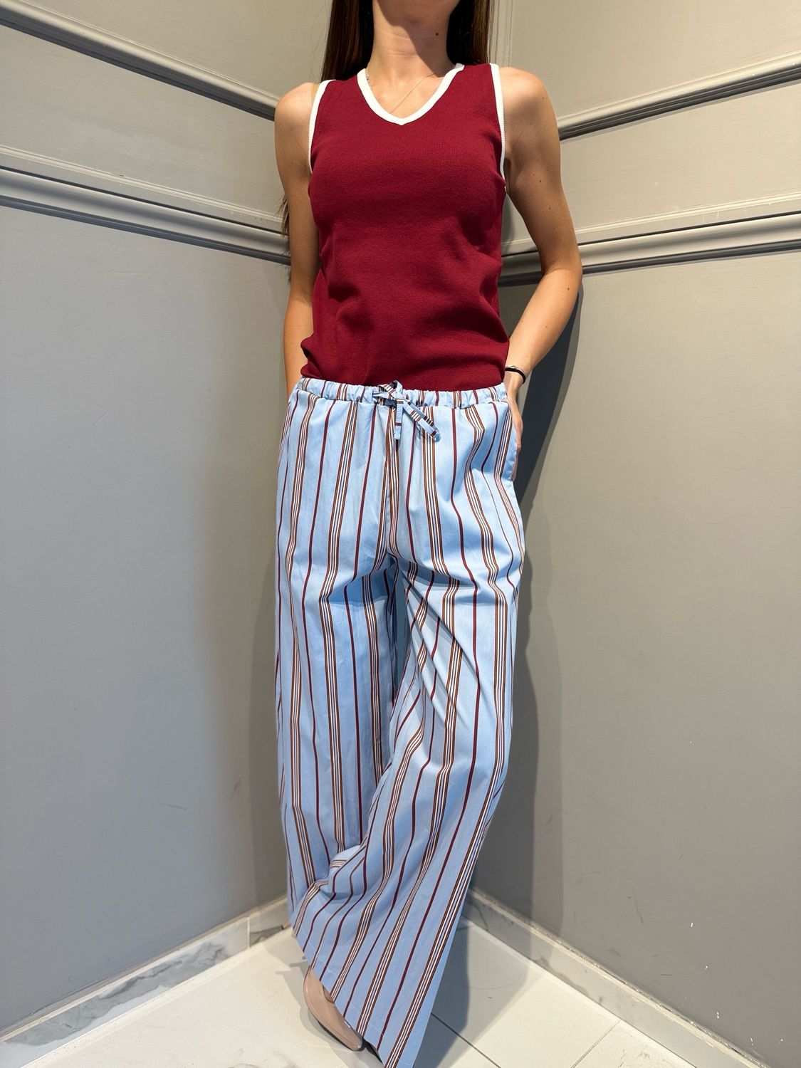 TENSIONE IN - pantalone con laccio e elastico in vita in popeline di cotone 39481 celeste/vino