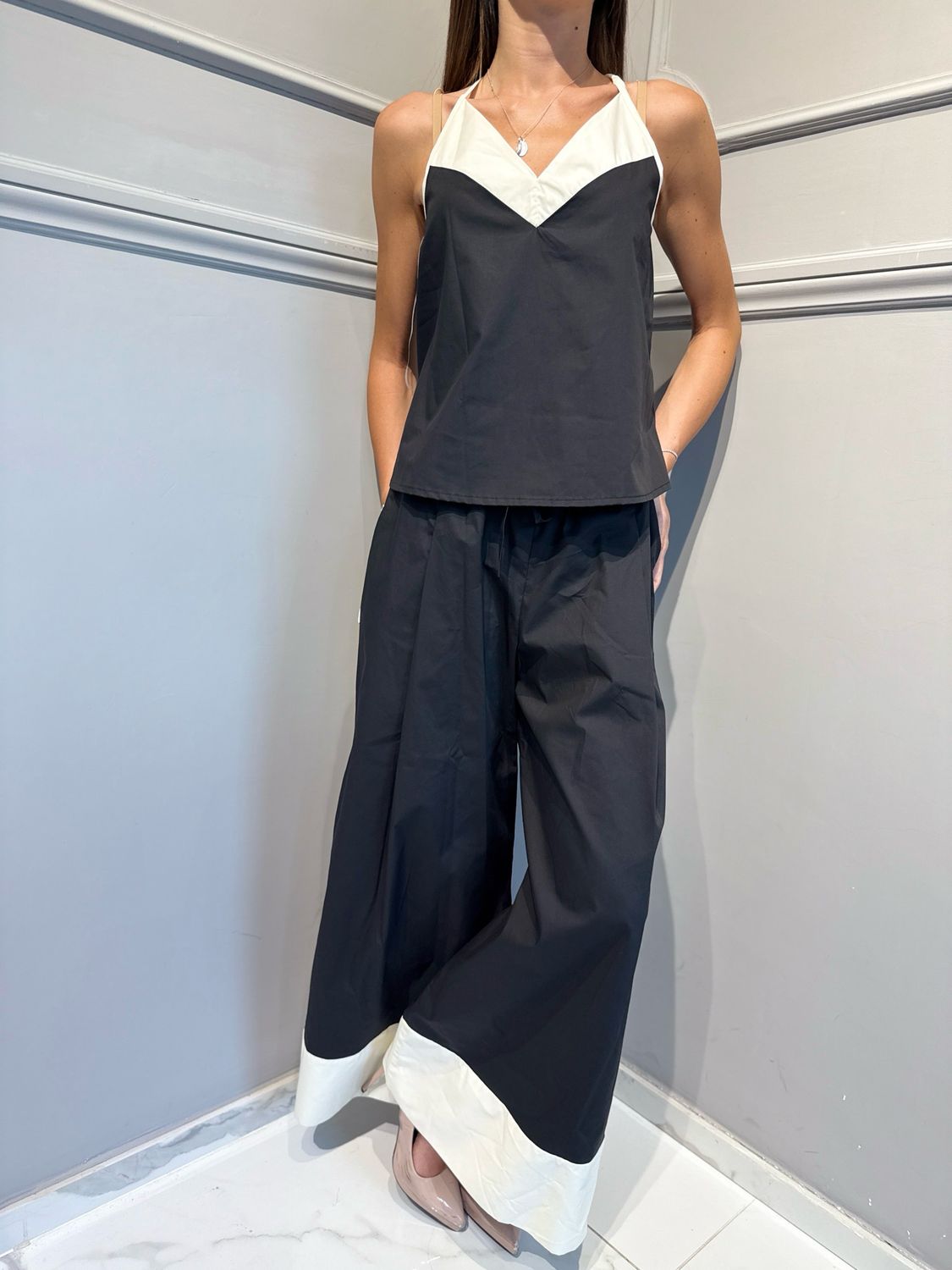 TENSIONE IN - pantalone in popeline di cotone a palazzo elastico vita DQ1768 nero/burro
