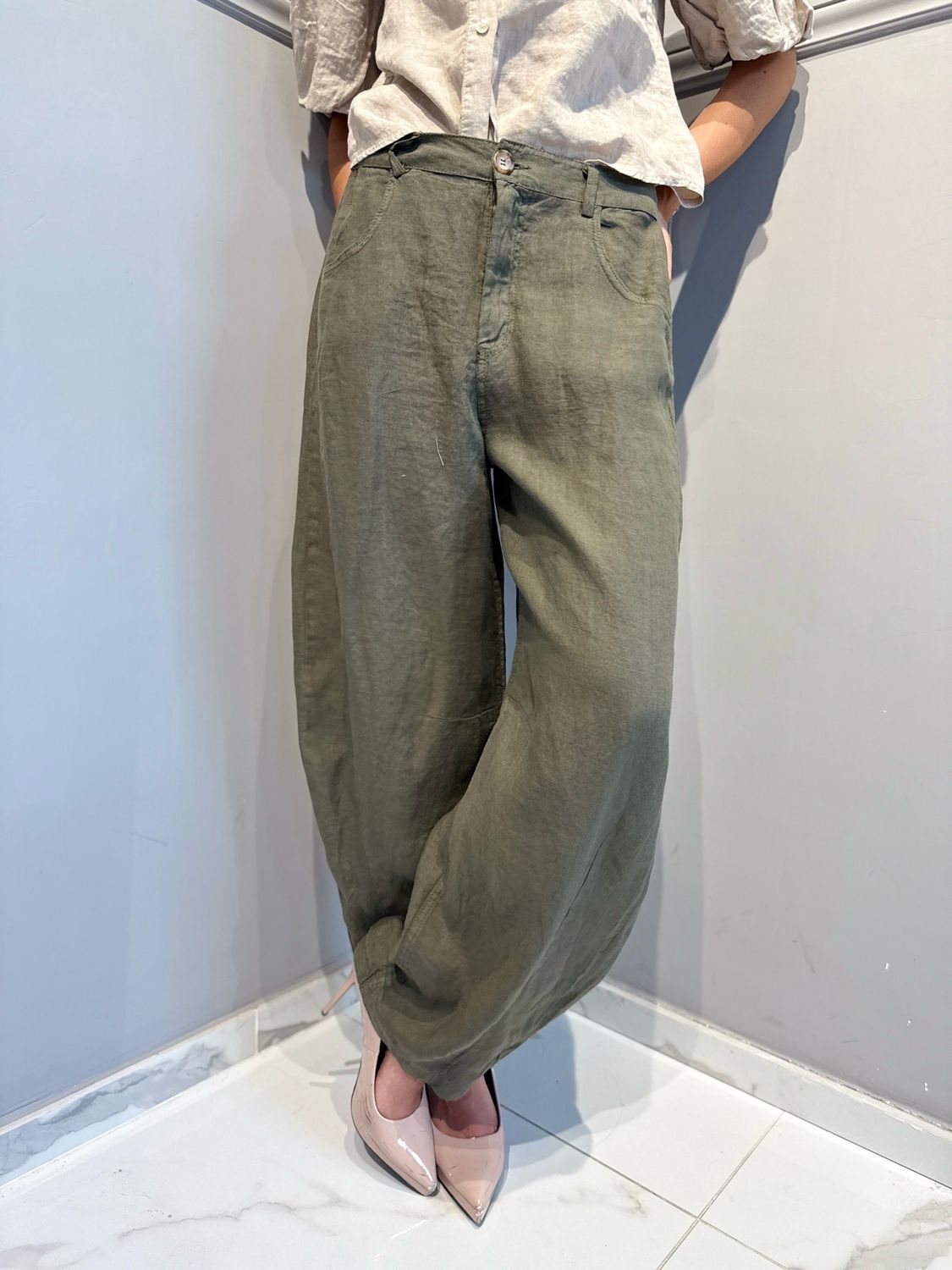 TENSIONE IN - pantalone Baloon in puro lino S26PE58 verde militare