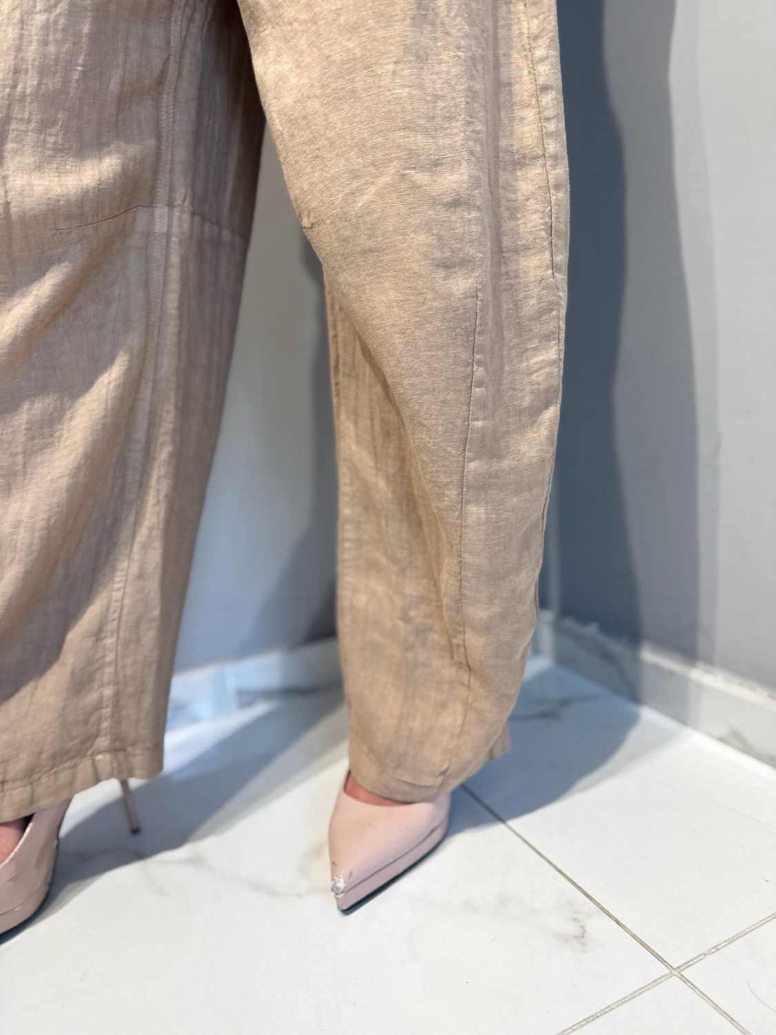 TENSIONE IN - pantalone Baloon in puro lino S26PE58 cammello