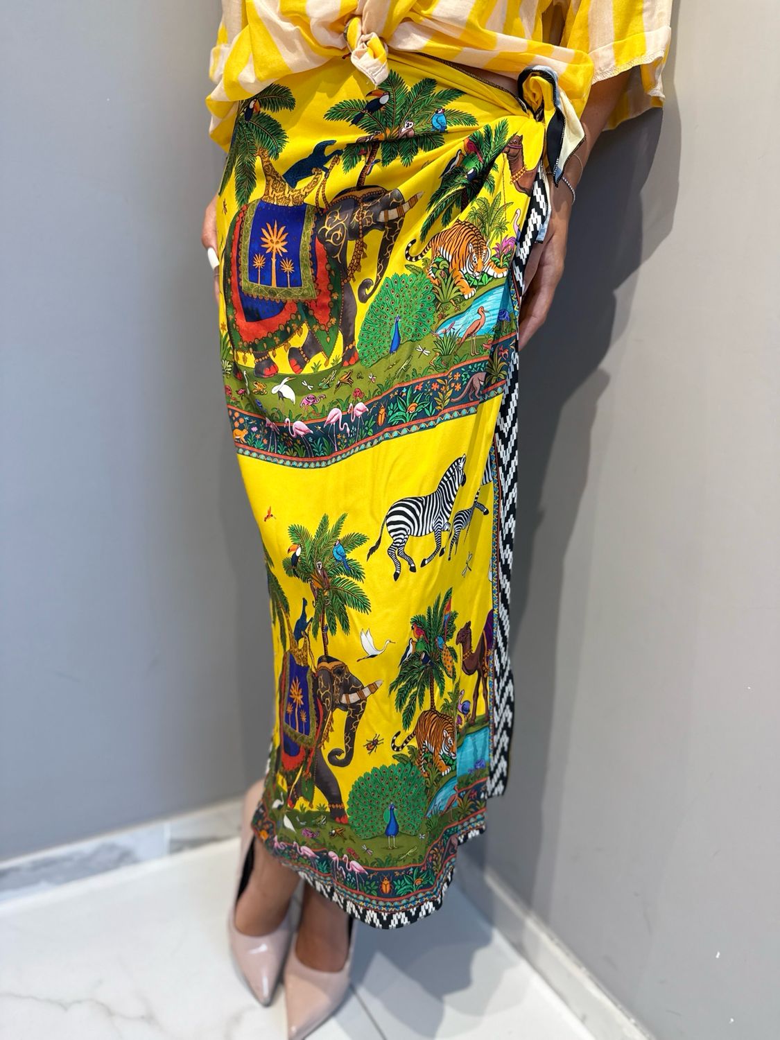 TENSIONE IN - gonna foulard lunga zebre elefanti 40068 giallo
