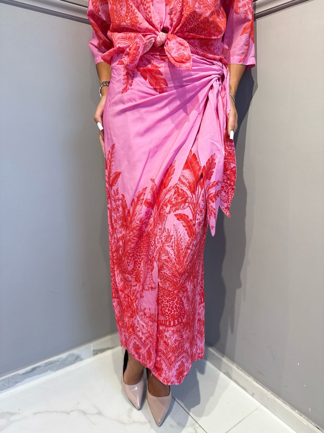 TENSIONE IN - gonna lunga foulard fantasia Dior PE260550 rosso/fucsia