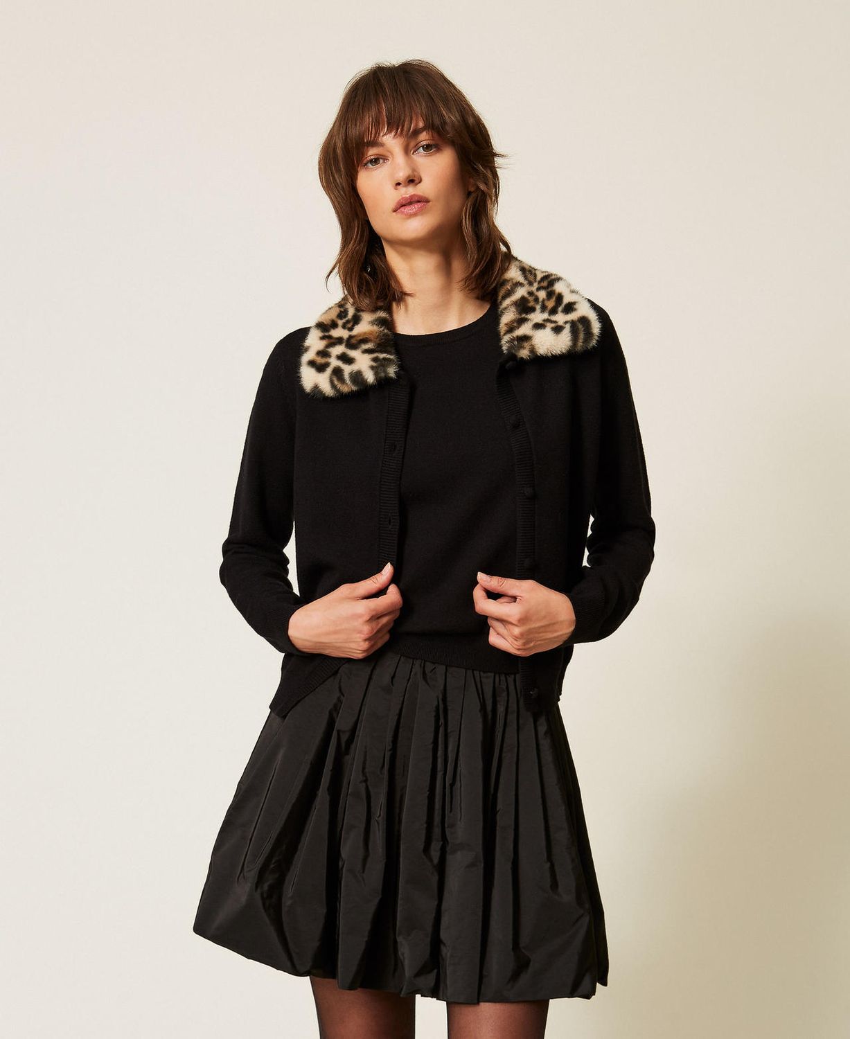 TWINSET ACTITUDE - Giacca con colletto in faux fur e maglia nero