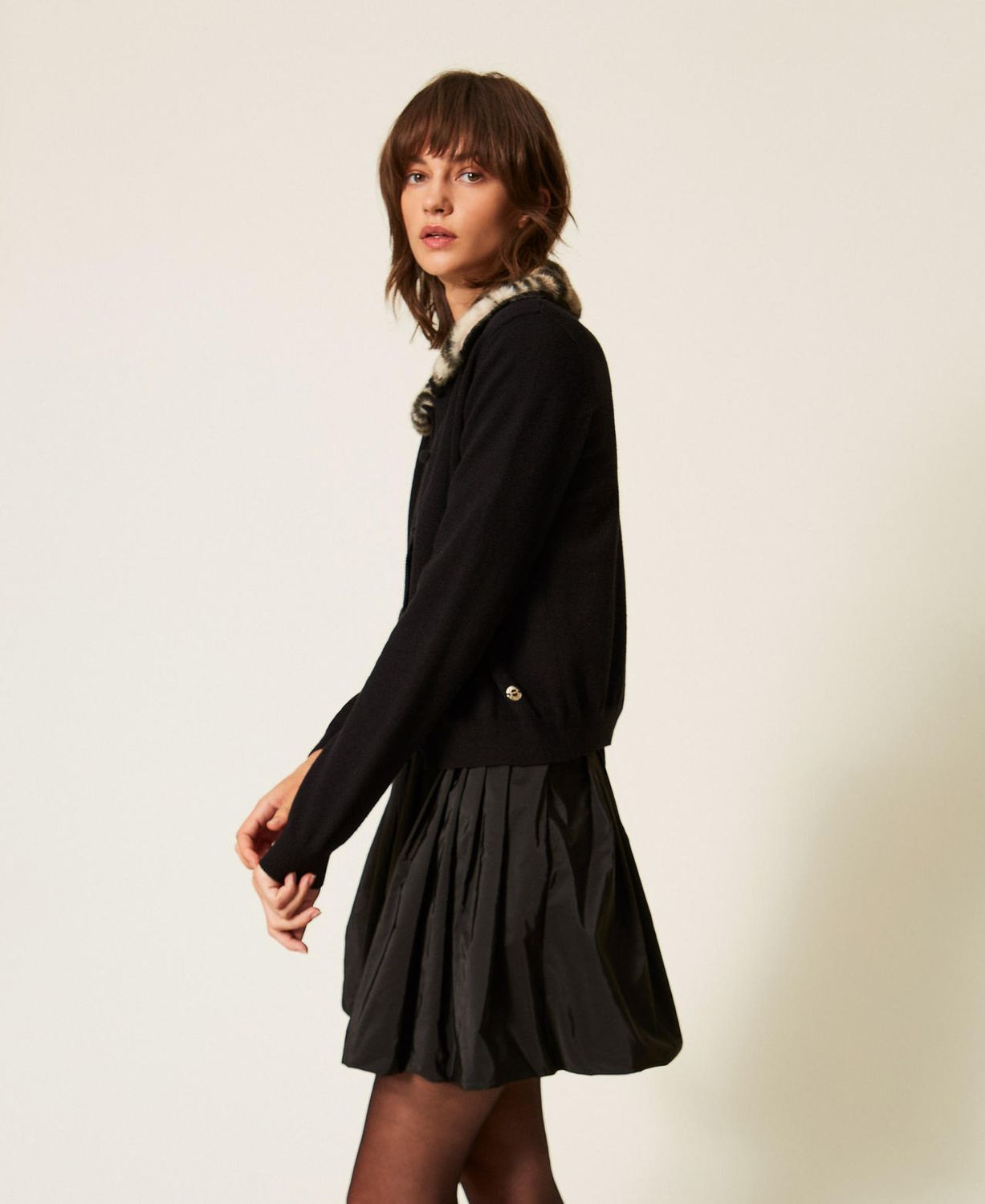 TWINSET ACTITUDE - Giacca con colletto in faux fur e maglia nero