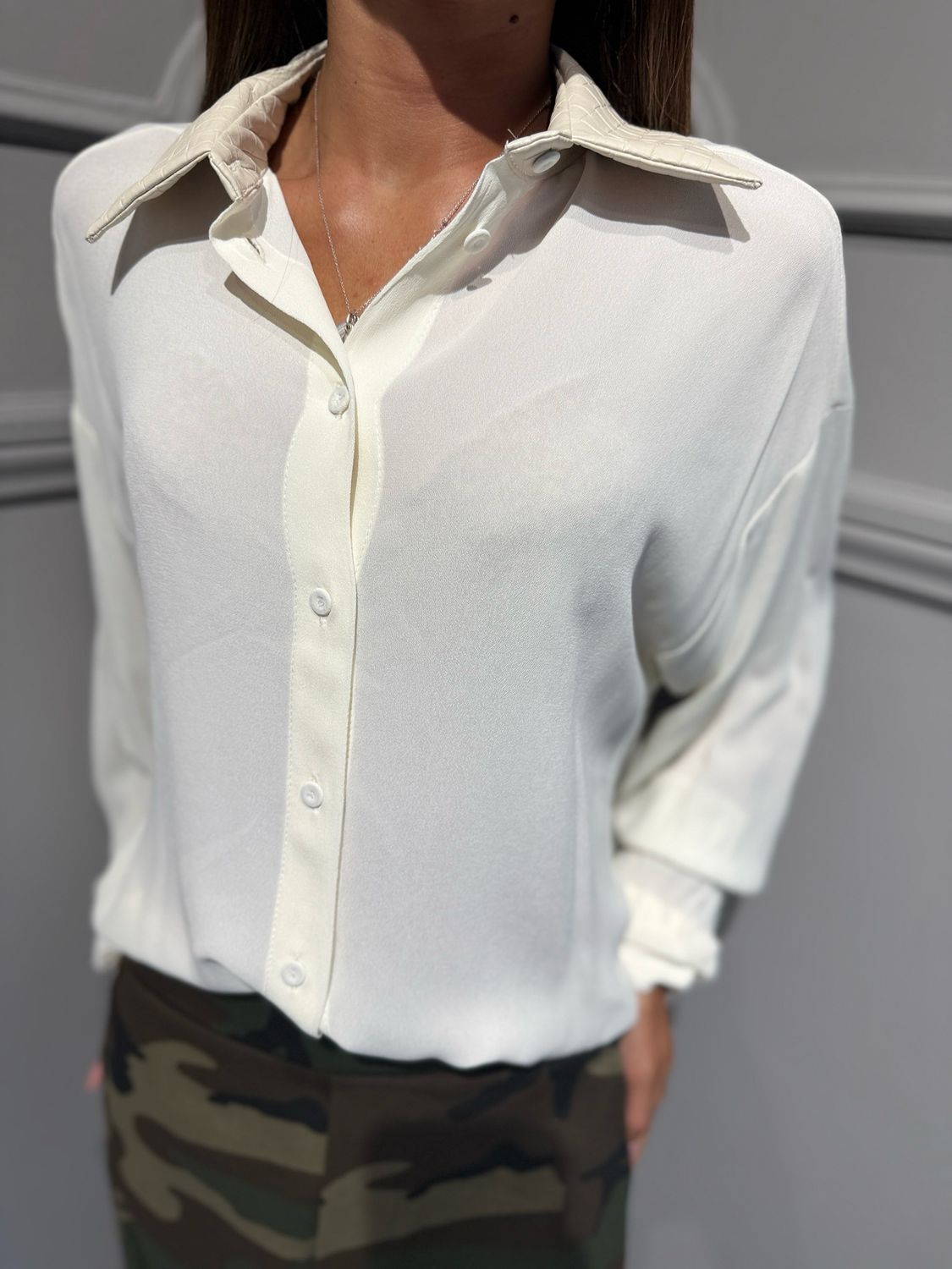 TENSIONE IN - camicia colletto ecopelle W26C452 burro