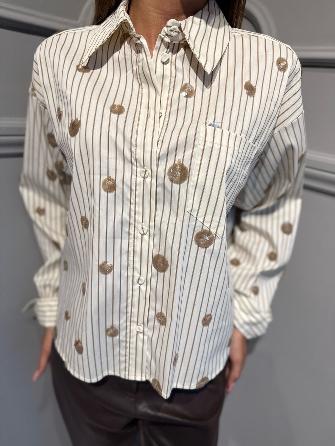 TENSIONE IN - Camicia con paillettes W26C103CAMP beige