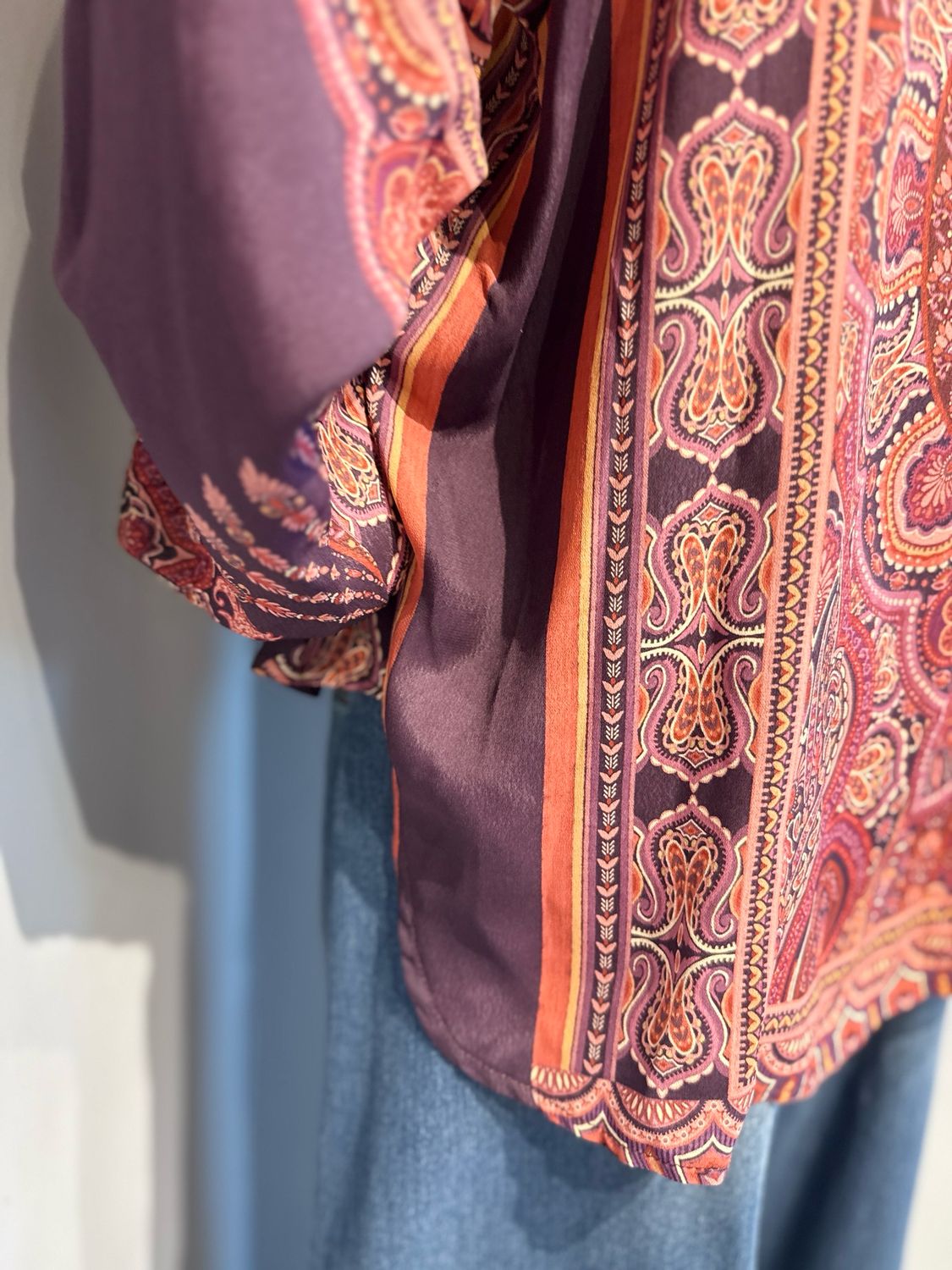 MOTEL - camicia con cravatta W26C521 bordeaux