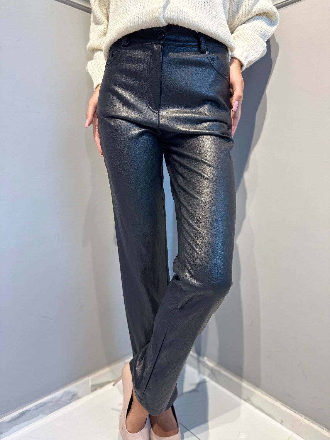 MOTEL - pantalone in ecopelle dritto 225202-AI26 nero