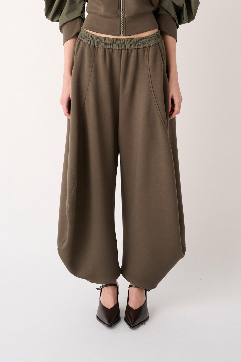 MEIMEIJ - PANTALONE BARREL IN SCUBA LODEN GREEN/VETIVER  SKU: I6PM6FD11B5266