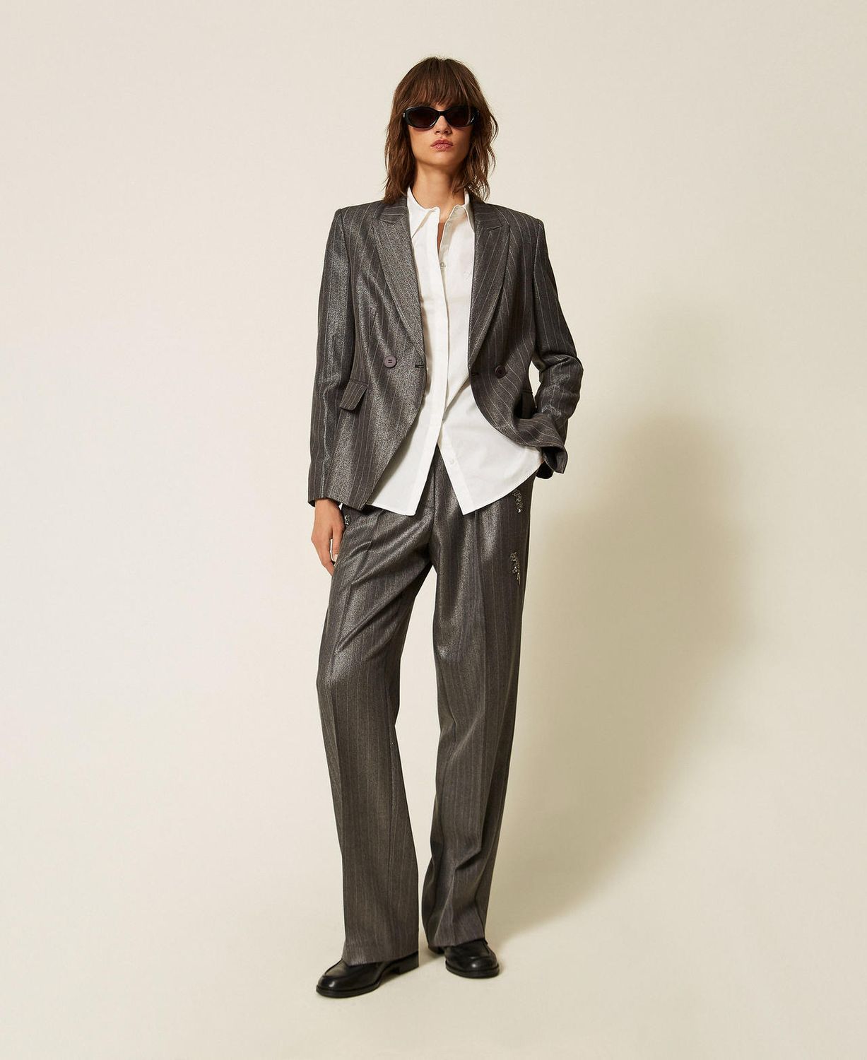 TWINSET ACTITUDE - Pantaloni a palazzo gessato con ricamo antracite spalmato