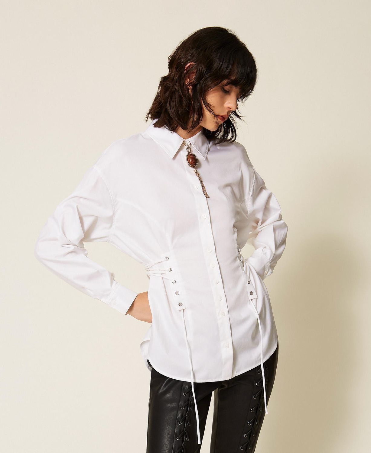 MYFO X ACTITUDE - Camicia Myfo in popeline con nastri bianco
