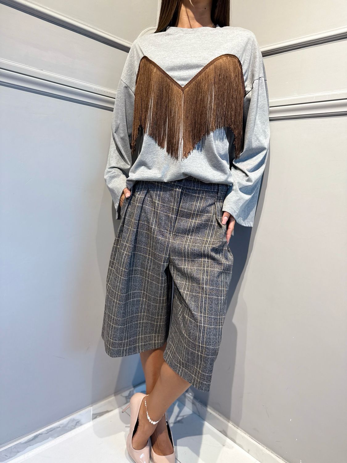 TENSIONE IN - t-shirt con frange 27M6300 grigio/moro