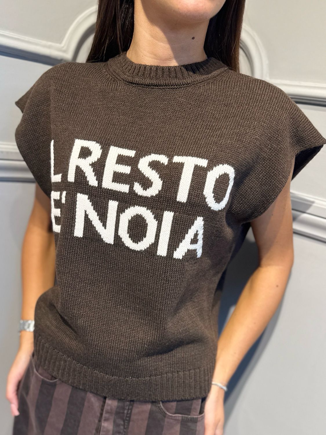 TENSIONE IN - gilet in maglia il resto è noia W6HMT12A400 moro/panna