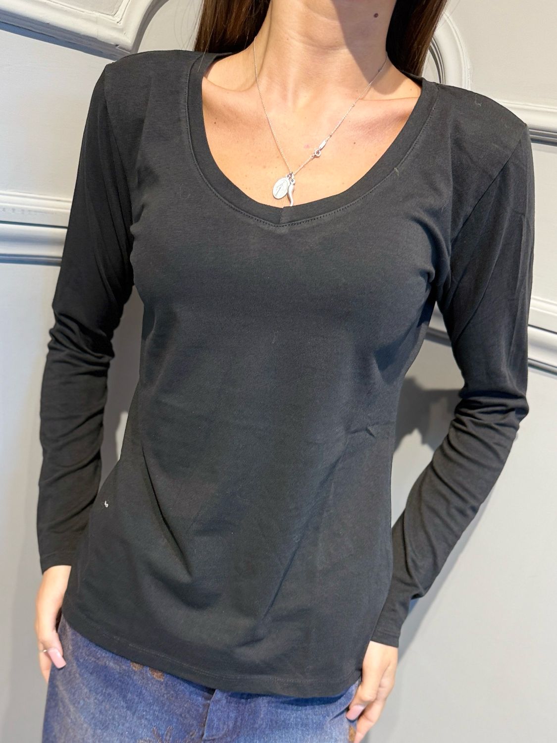 HAVE ONE - t- shirt a V in cotone slim elasticizzata MJS-R122 nero