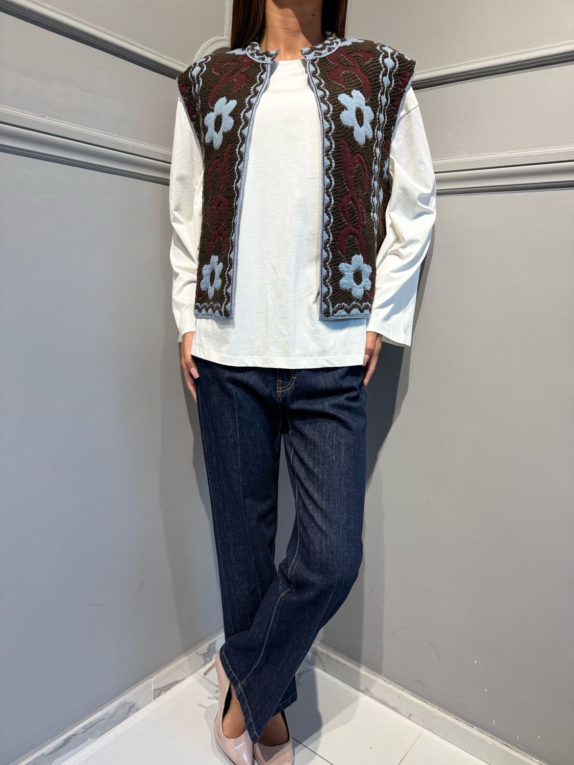 TENSIONE IN - gilet in maglia W6HMG62A400 Moro