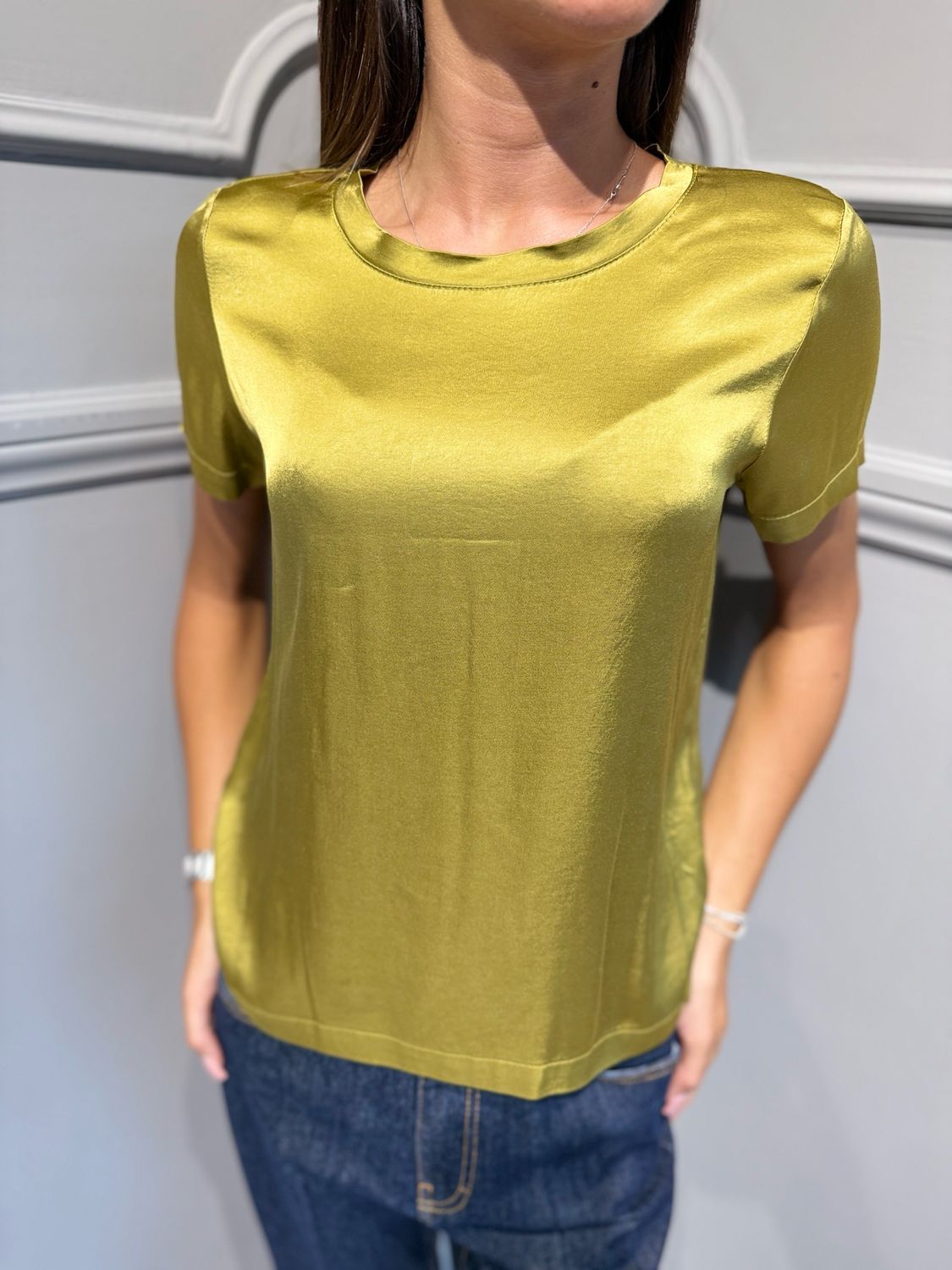 VICOLO - t-shirt in satin TAC0282 oliva