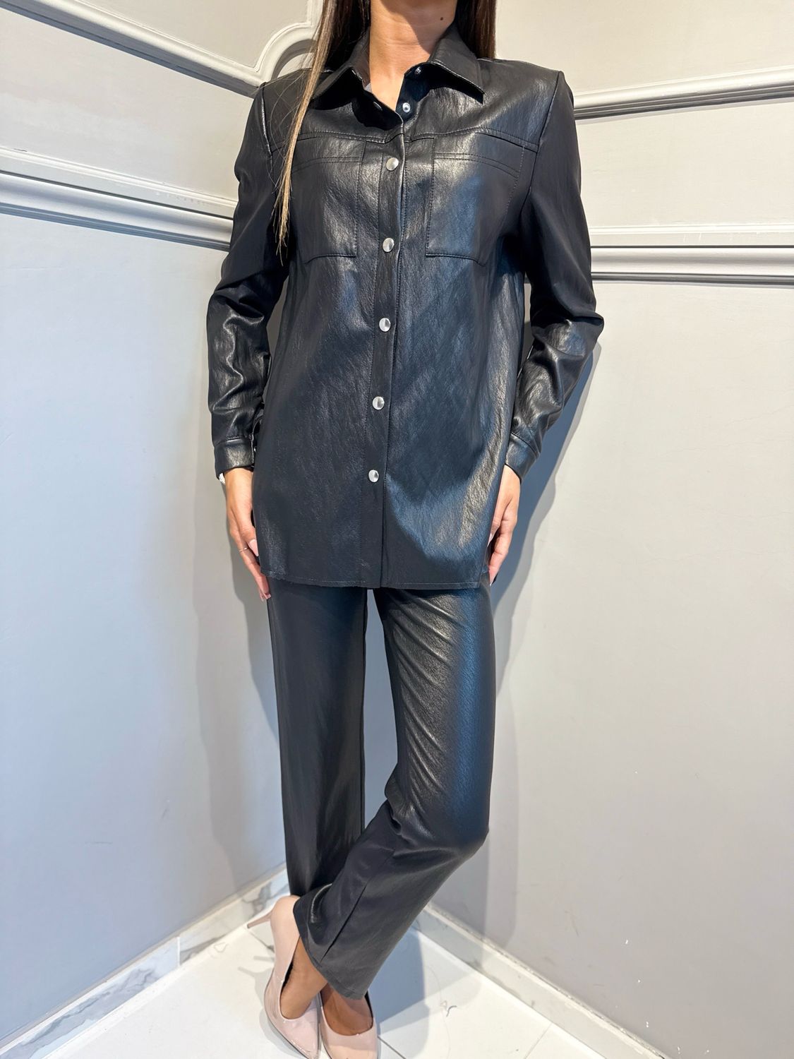 MOTEL - camicia in ecopelle sgropicviata 124070AI26 nero