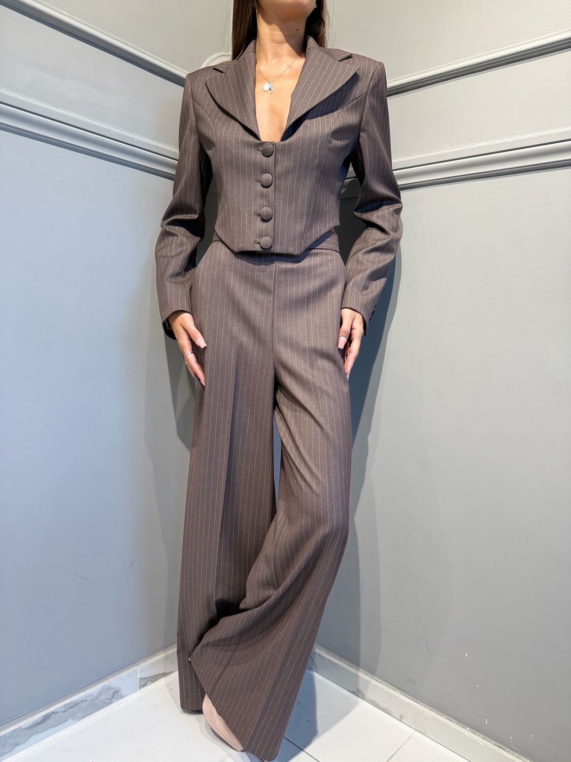 SILENCE LIMITED - tailleur giacca crop con stecche JANET_CROP_BLAZER GI5397+JANET_PANTS SL_PA055 taupe