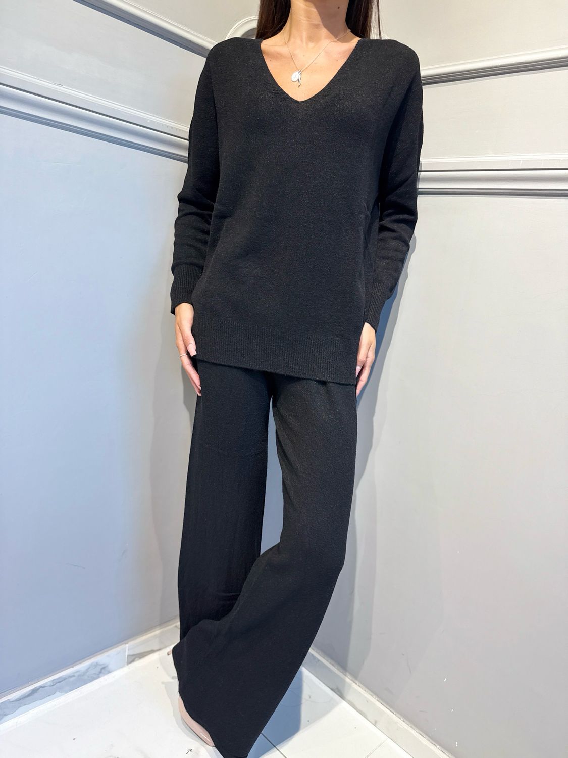 HAVE ONE - completo in maglia a V over HNC-R013 nero