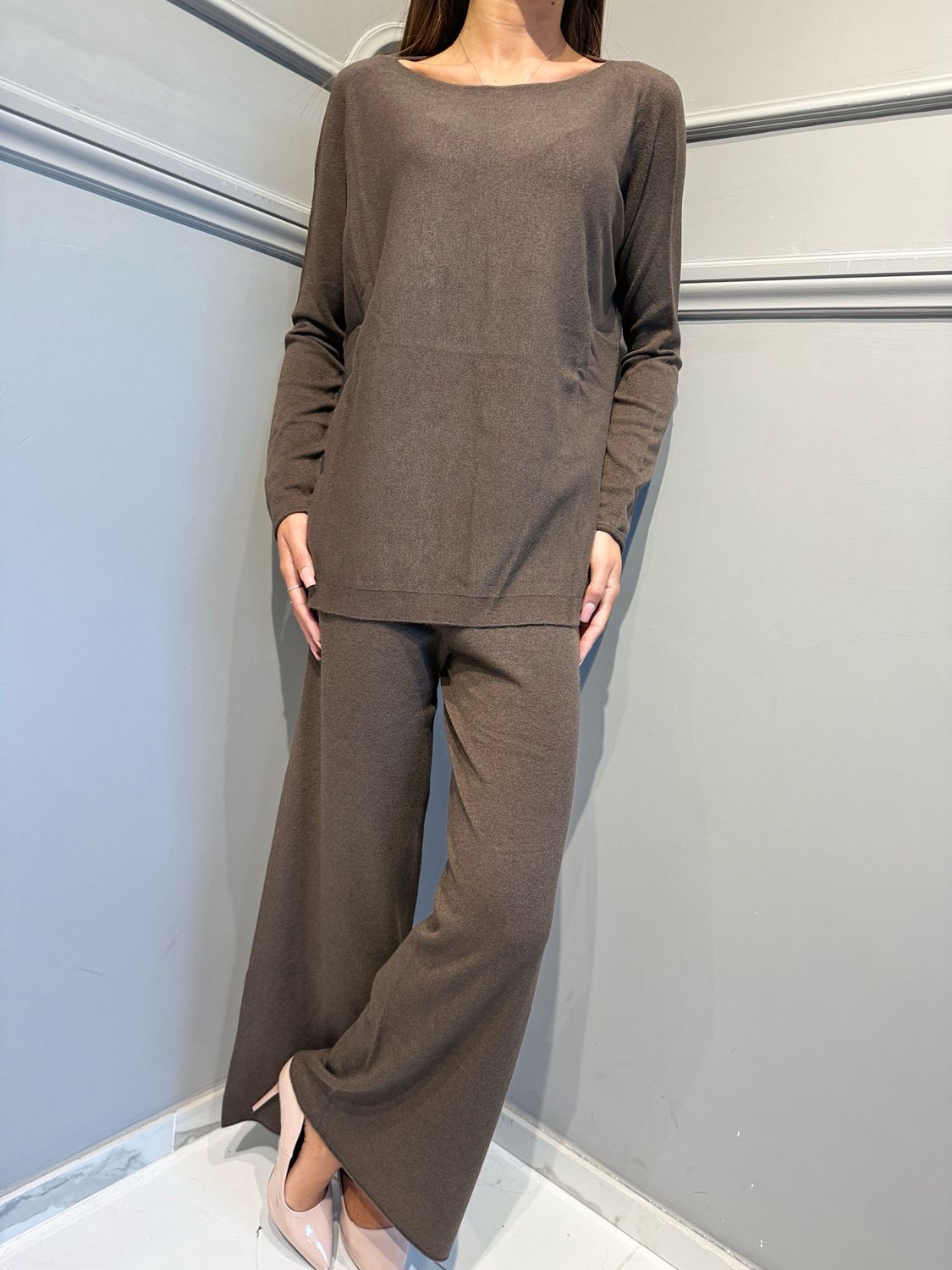 HAVE ONE - completo in maglia over scollo a barca GMG-R007 cacao