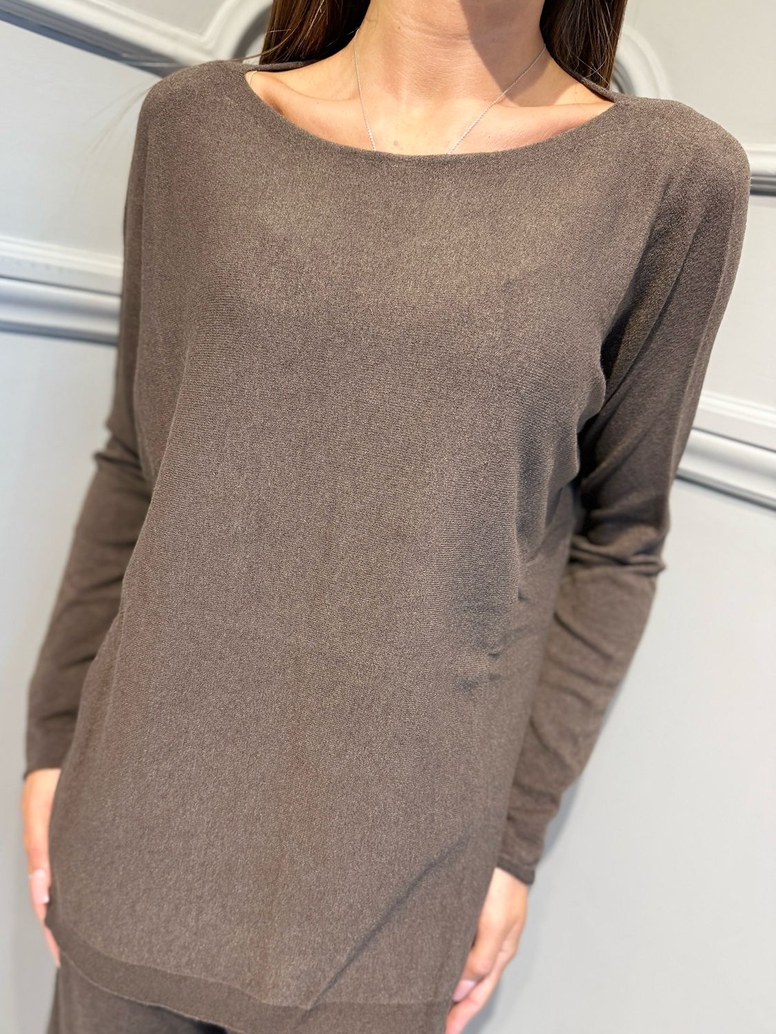 HAVE ONE - completo in maglia over scollo a barca GMG-R007 cacao