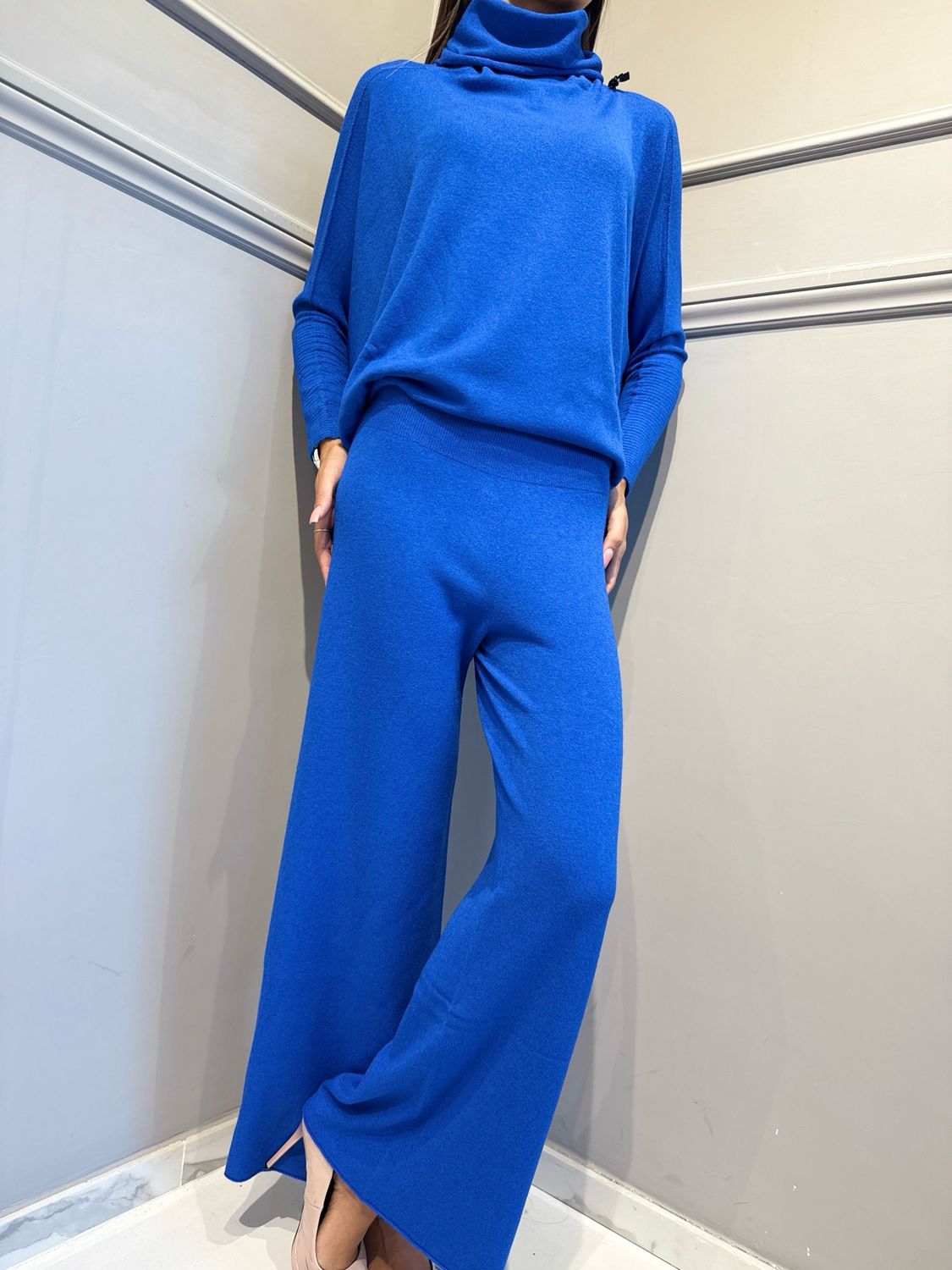 HAVE ONE - completo in maglia collo ciambella over HMG-M006 bluette