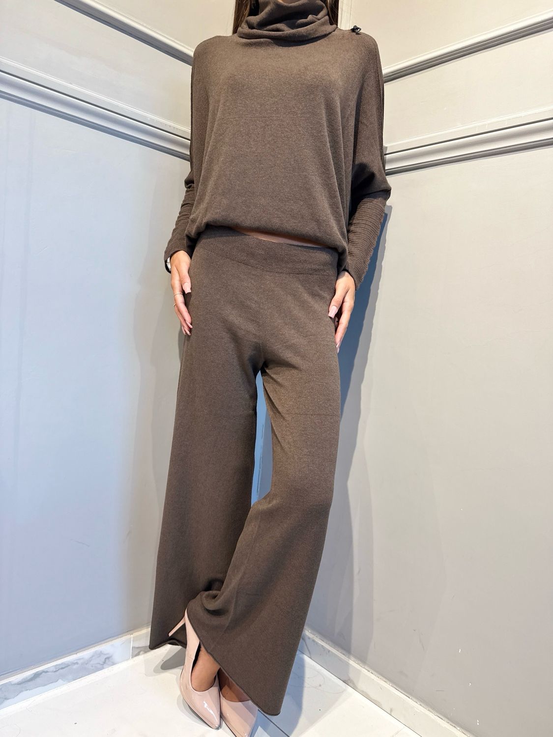 HAVE ONE - completo in maglia over collo ciambella HMG-R006 cacao