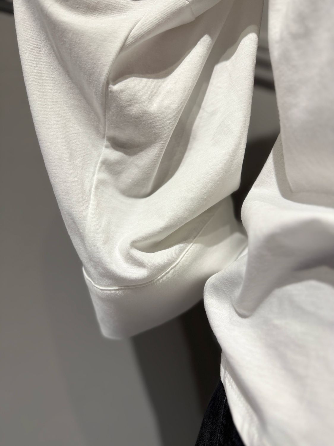 TENSIONE IN - t-shirt con polso largo W26M771 naturale