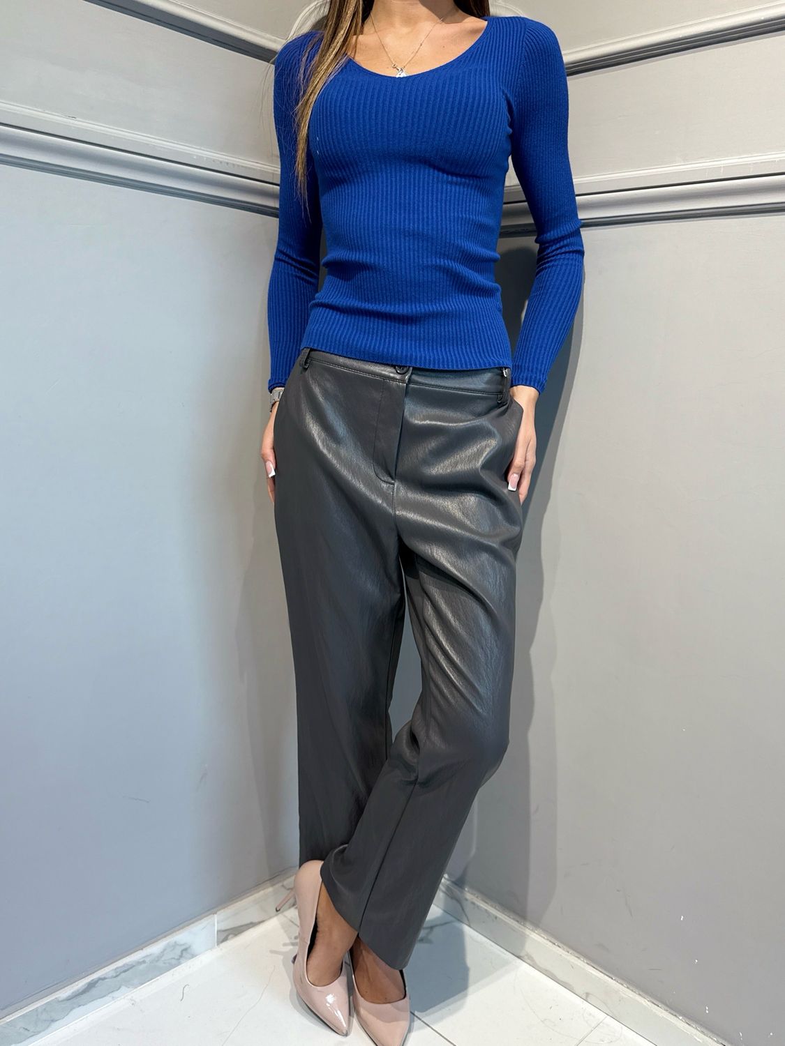 TENSIONE IN - pantalone in ecopelle stropicciata 222128AI26CAMP ferro